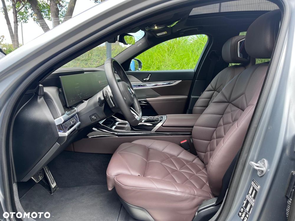 BMW Seria 7 740d xDrive mHEV sport - 11