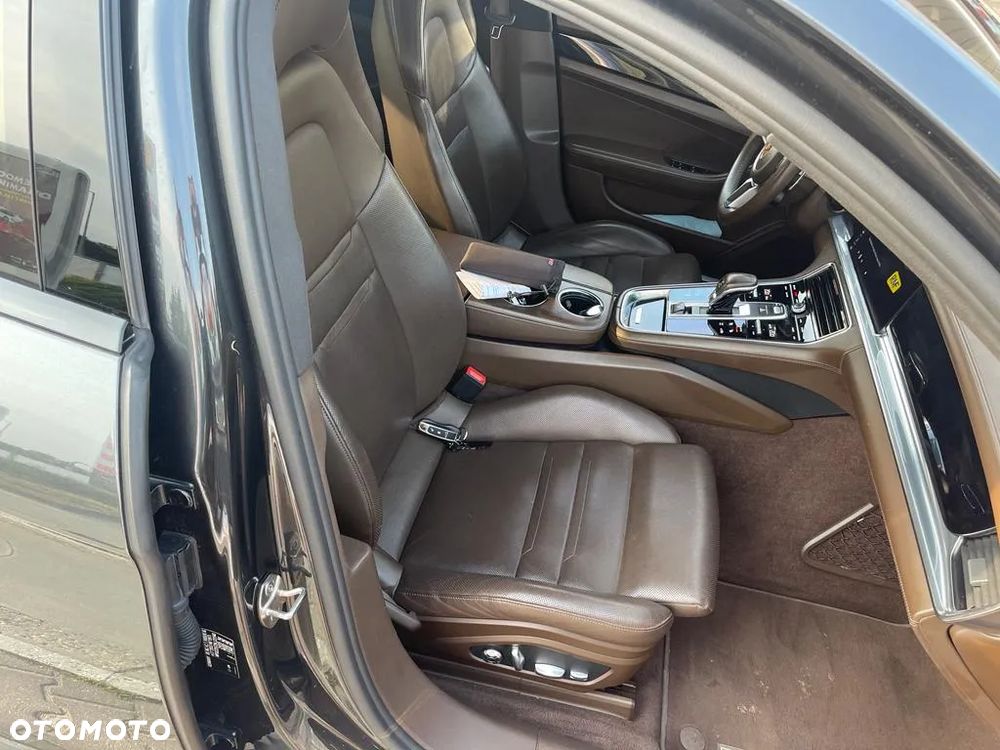 Porsche Panamera 4S Executive - 17