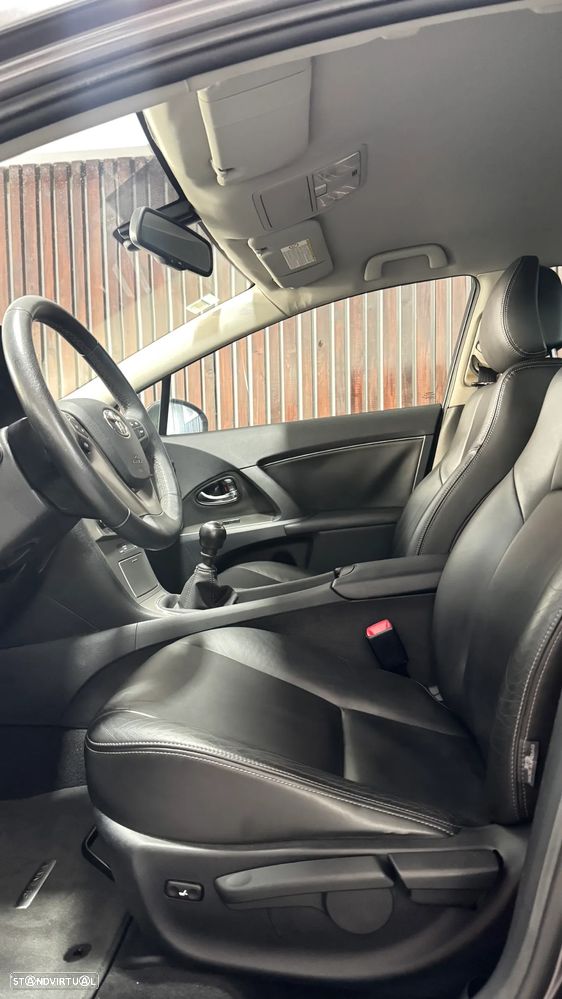 Toyota Avensis SD 2.0 D-4D Exclusive +Pele+GPS - 4