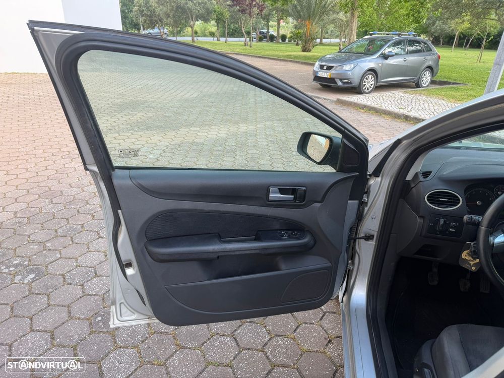 Ford Focus SW 1.4 Comfort - 10