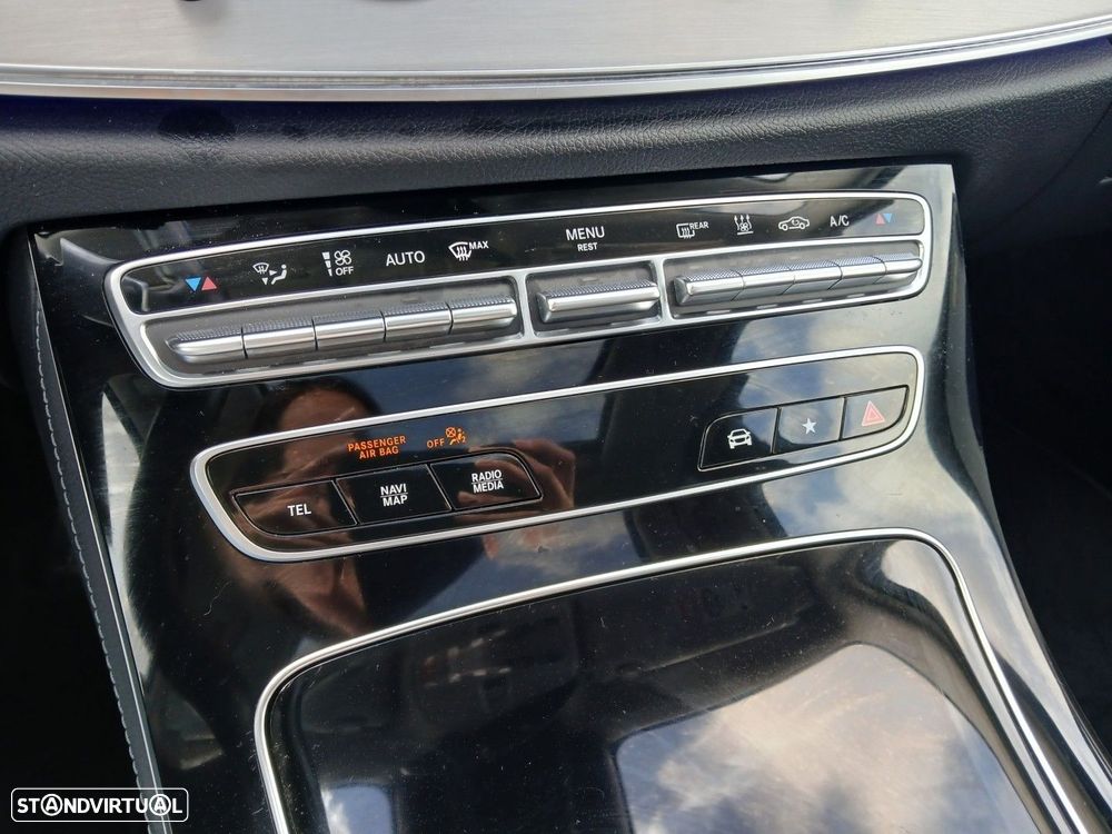 Mercedes-Benz E 300 de 4Matic 9G-TRONIC Avantgarde - 29