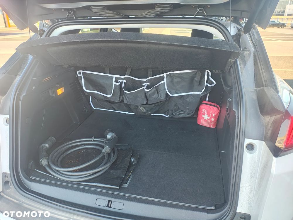 Peugeot 3008 1.6 PureTech Hybrid4 PHEV Road Trip S&S EAT8 - 10