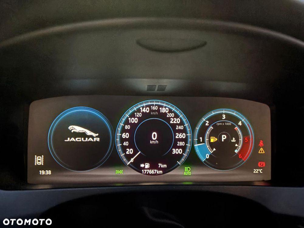 Jaguar F-Pace 2.0 i4D RWD R-Sport - 18