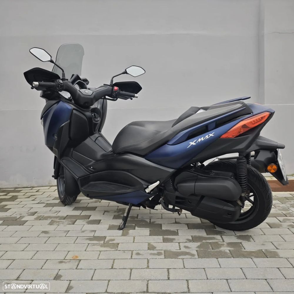 Yamaha X-Max 125 - 11