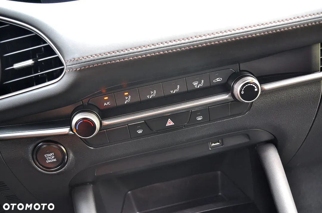 Mazda 3 SKYACTIV-X 2.0 M-Hybrid DRIVE - 29