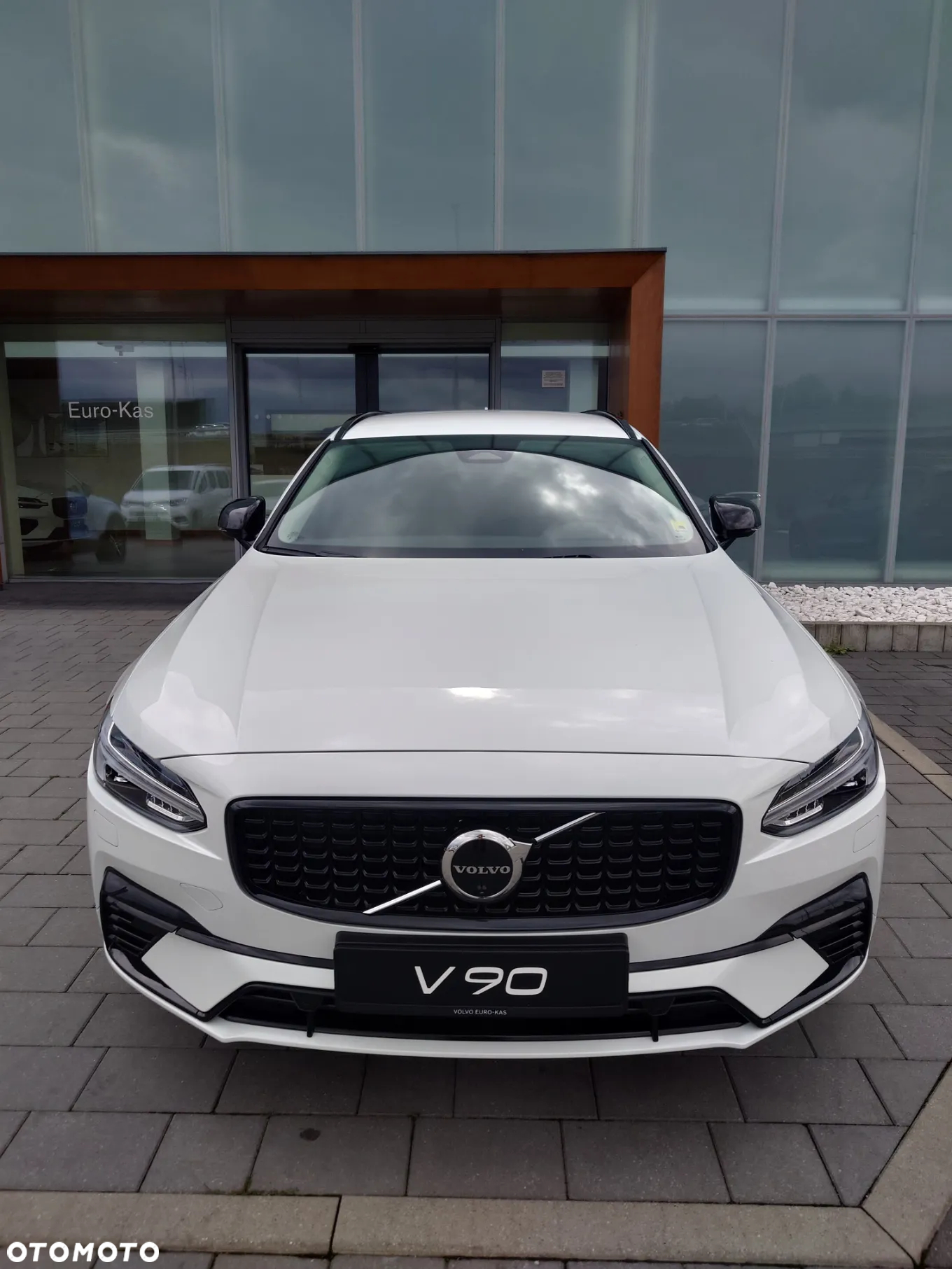 Volvo V90 T6 AWD Plug-In Hybrid Plus Dark - 2