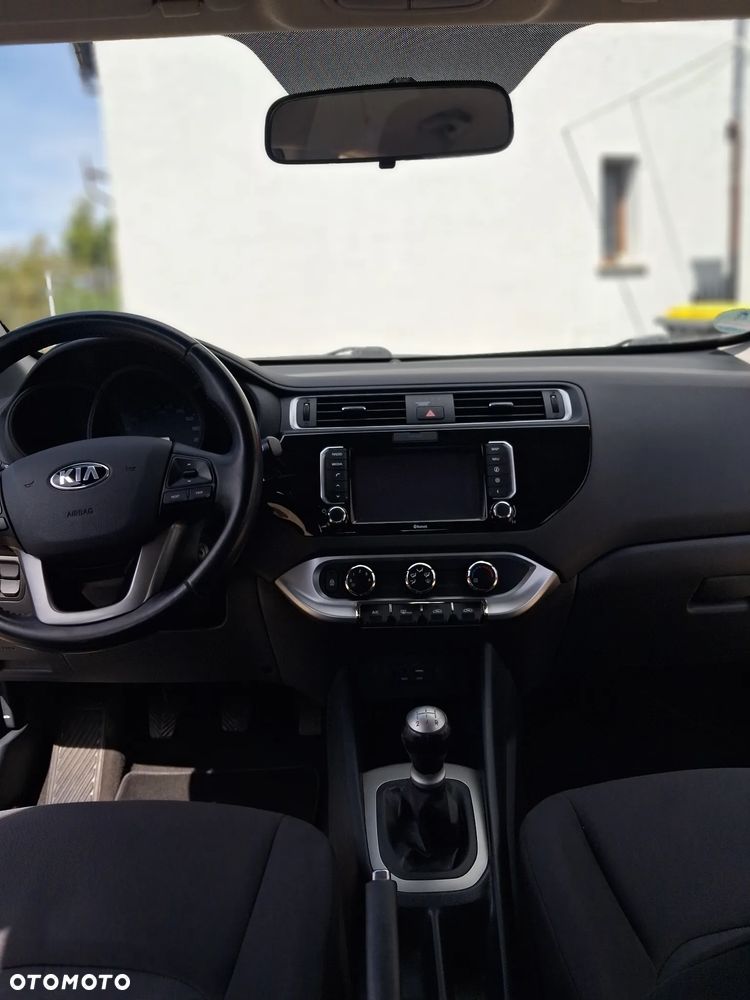 Kia Rio - 14