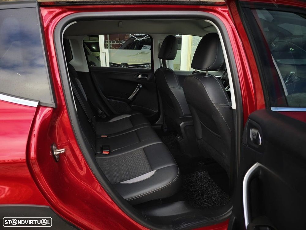 Peugeot 2008 1.2 PureTech Allure - 7