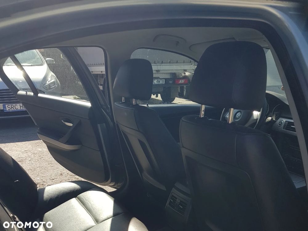 BMW Seria 3 320i - 23