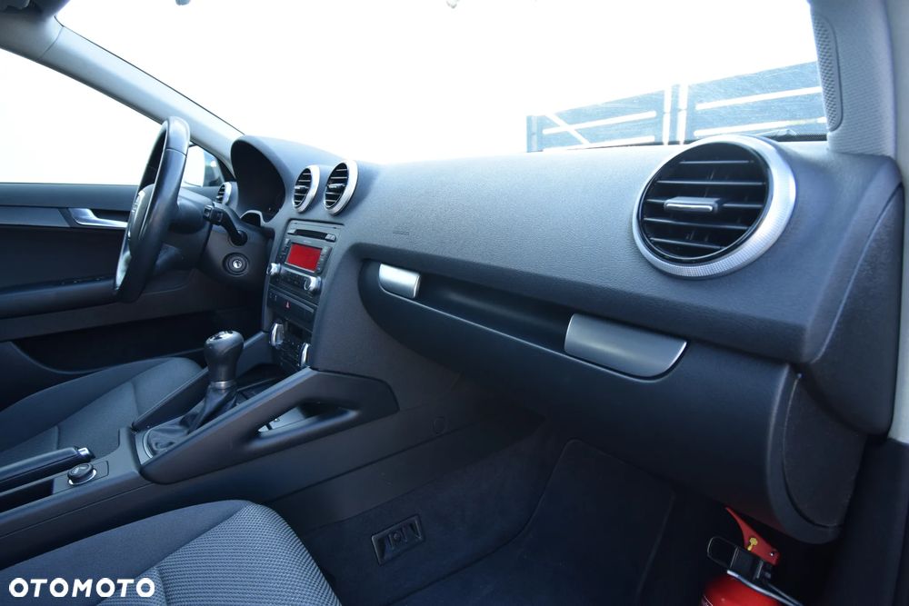Audi A3 Sportback 1.6 TDI Attraction - 29