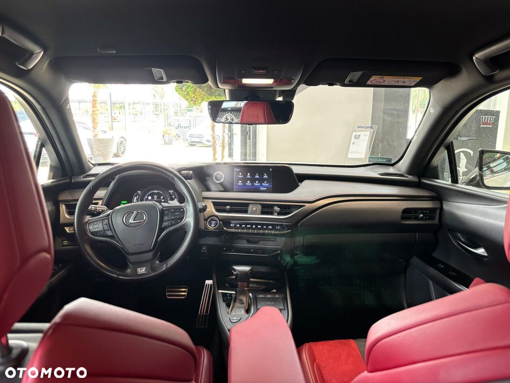 Lexus UX - 29