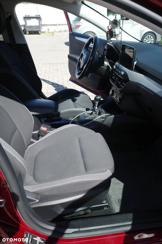 Ford Focus 1.0 EcoBoost Trend Edition Business - 11