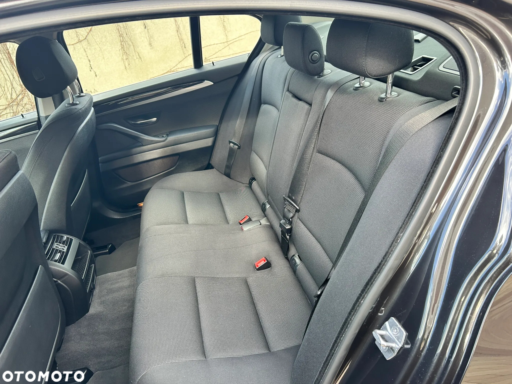 BMW Seria 5 518d - 11
