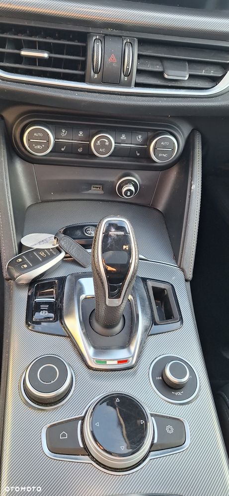 Alfa Romeo Stelvio 2.2 16V AT8 Q4 Veloce - 15