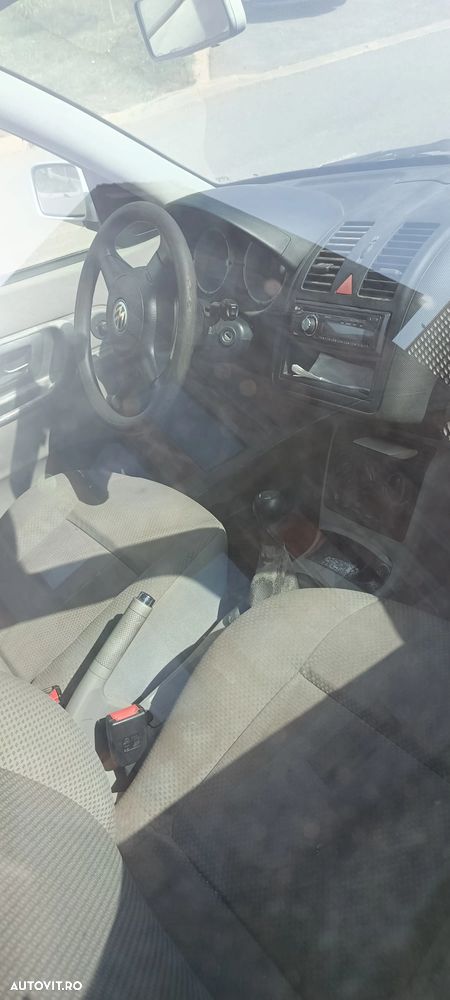 Volkswagen Polo - 2
