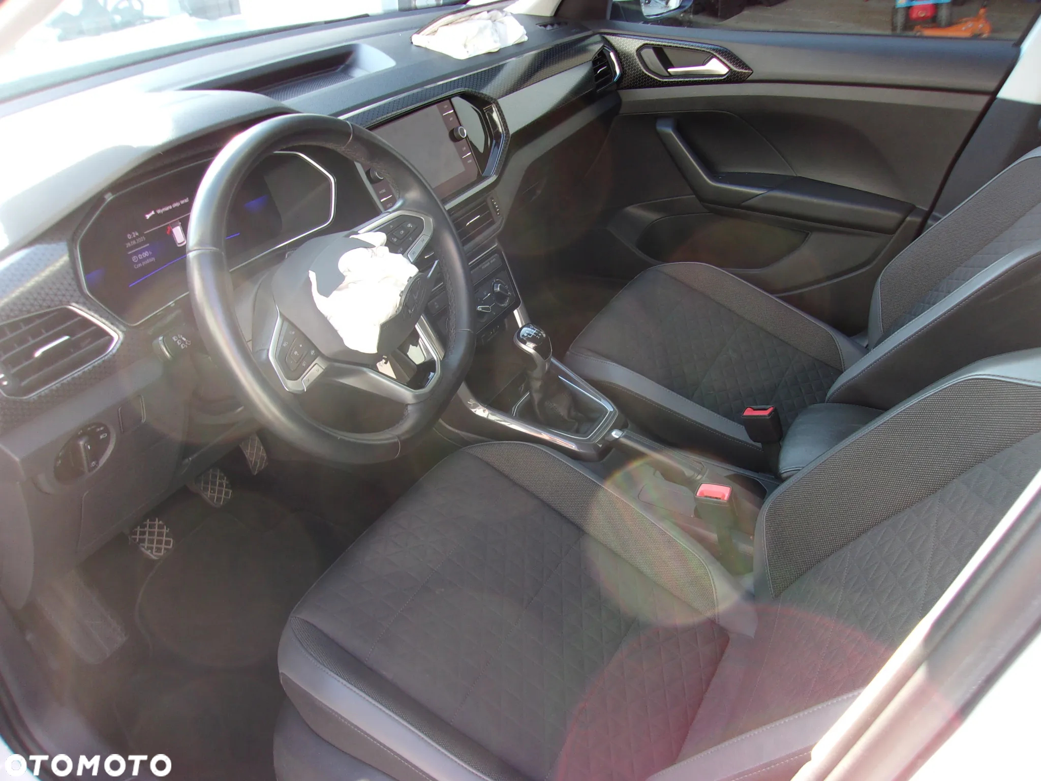 Volkswagen T-Cross 1.0 TSI Active - 15
