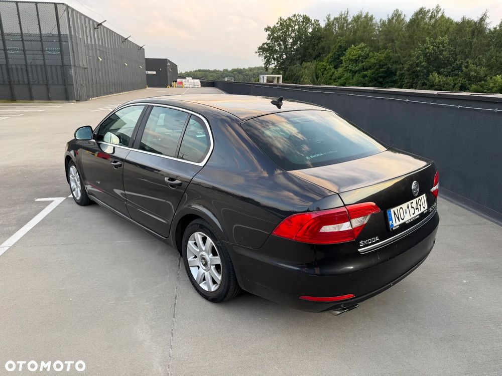 Skoda Superb 2.0 TDI 4x4 Elegance DSG - 4