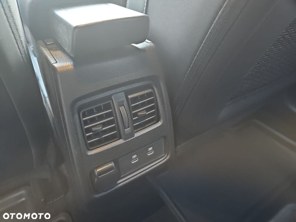 Renault Captur 1.3 TCe mHEV Techno EDC - 29