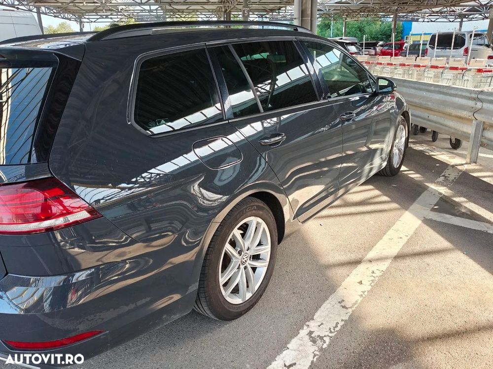 Volkswagen Golf - 2