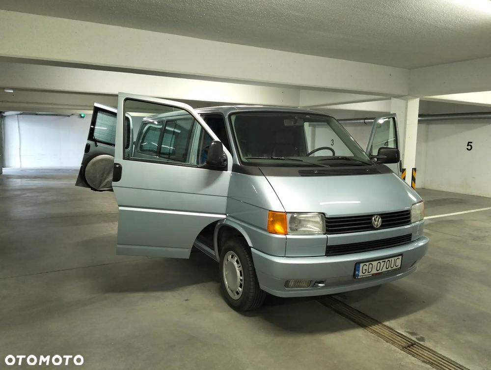 Volkswagen Caravelle - 13