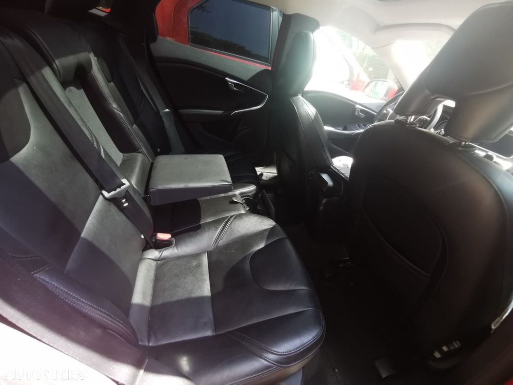 Volvo V40 D2 Summum - 12
