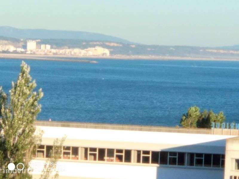 T1 renovado com vista mar - Grande imagem: 3/8