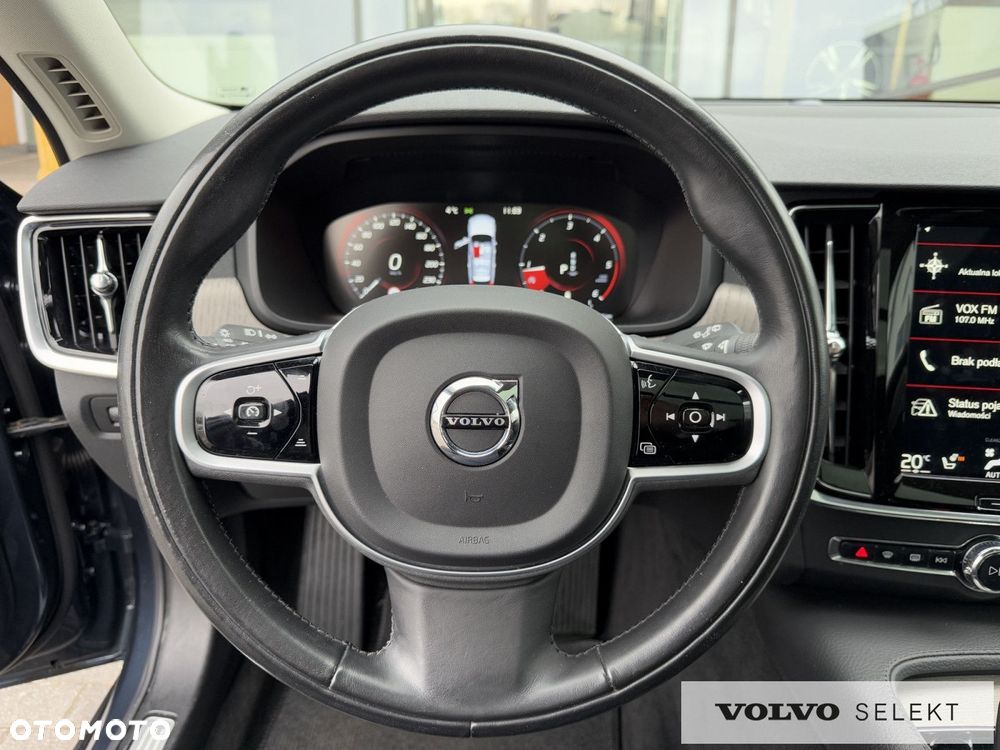 Volvo V90 Cross Country - 18