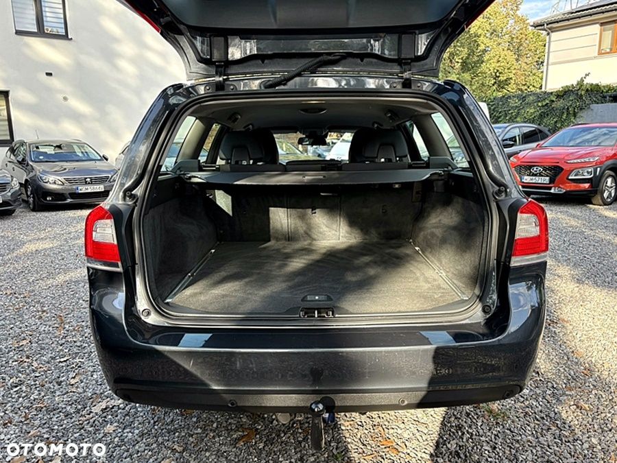 Volvo V70 D2 Momentum - 13