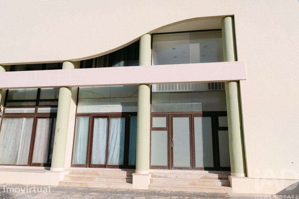 Loja / Estabelecimento Comercial em Peniche de 127,00 m2