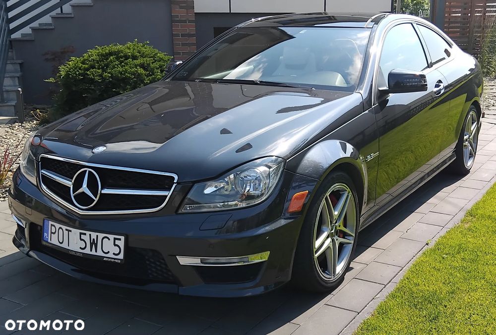Mercedes-Benz Klasa C 63 AMG AMG SPEEDSHIFT MCT AMG Performance Package - 2