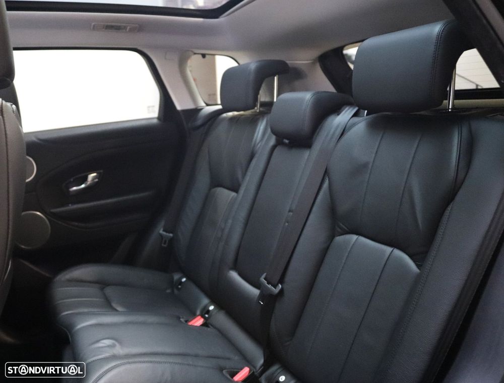 Land Rover Range Rover Evoque 2.0 D150 AWD HSE Auto - 28