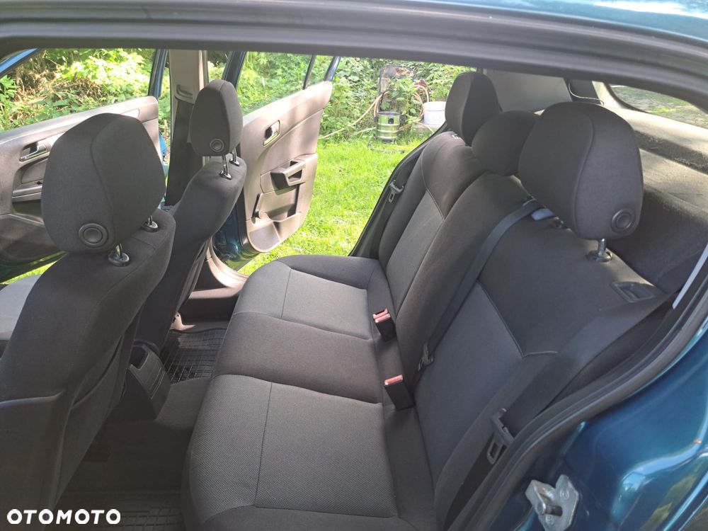 Opel Astra 1.6 Essentia - 24