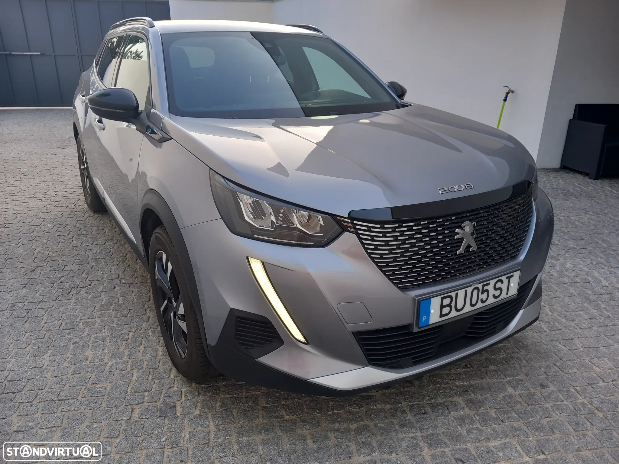 Peugeot e-2008 Allure - 3