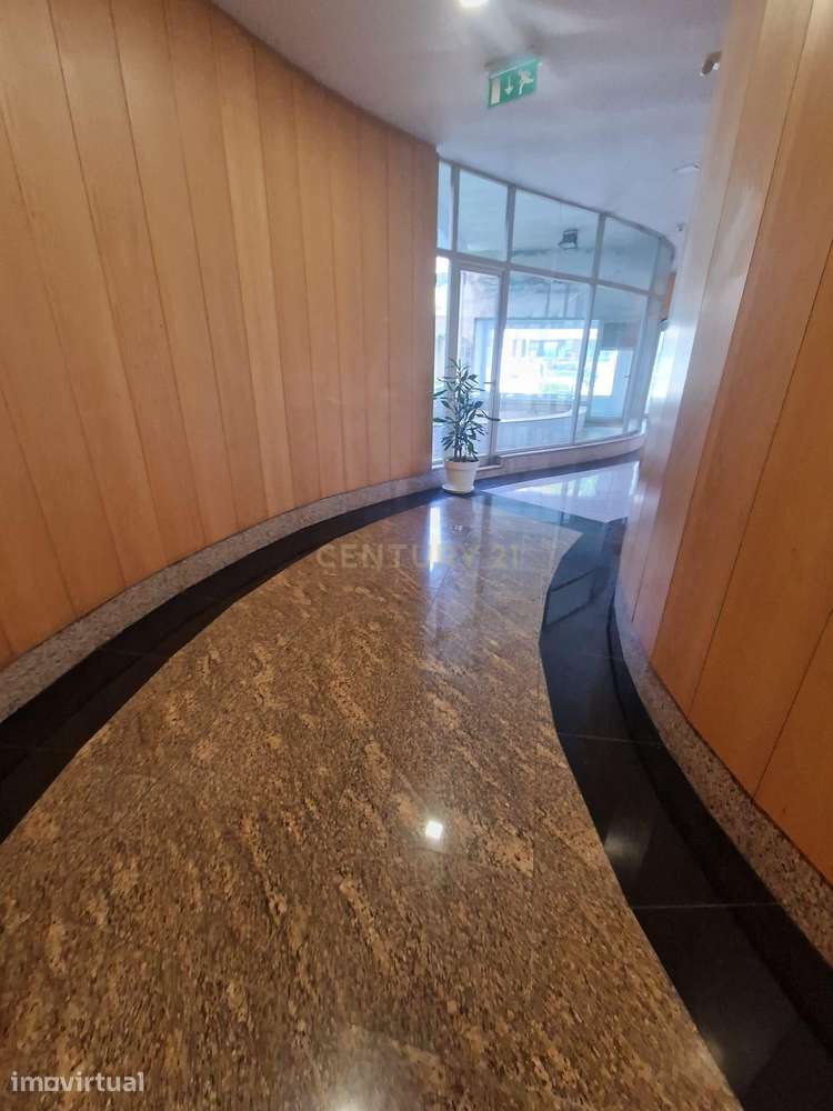 Apartamento T1 na Rua da Saudade - Porto - Totalmente equipado - Grande imagem: 2/21