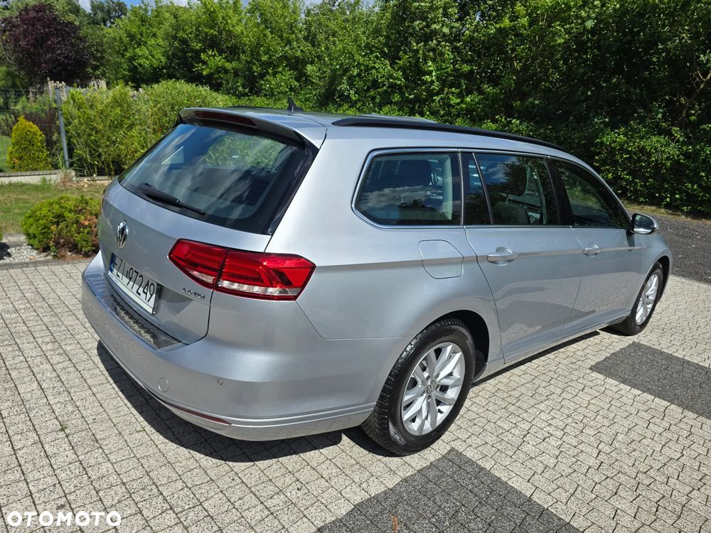 Volkswagen Passat 2.0 TDI (BlueMotion Technology) DSG Comfortline - 33