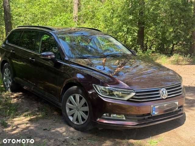 Volkswagen Passat - 1