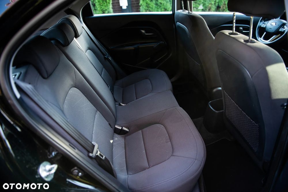 Kia Rio 1.4 Business Line Plus - 24