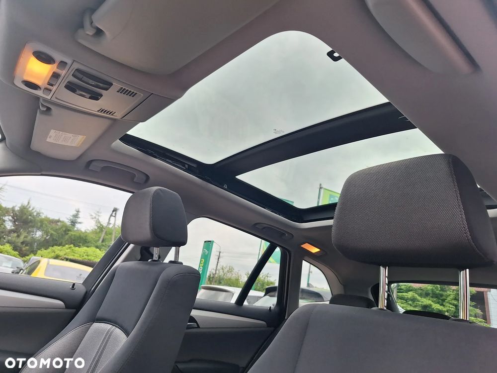 BMW X1 sDrive18d Sport Line - 7