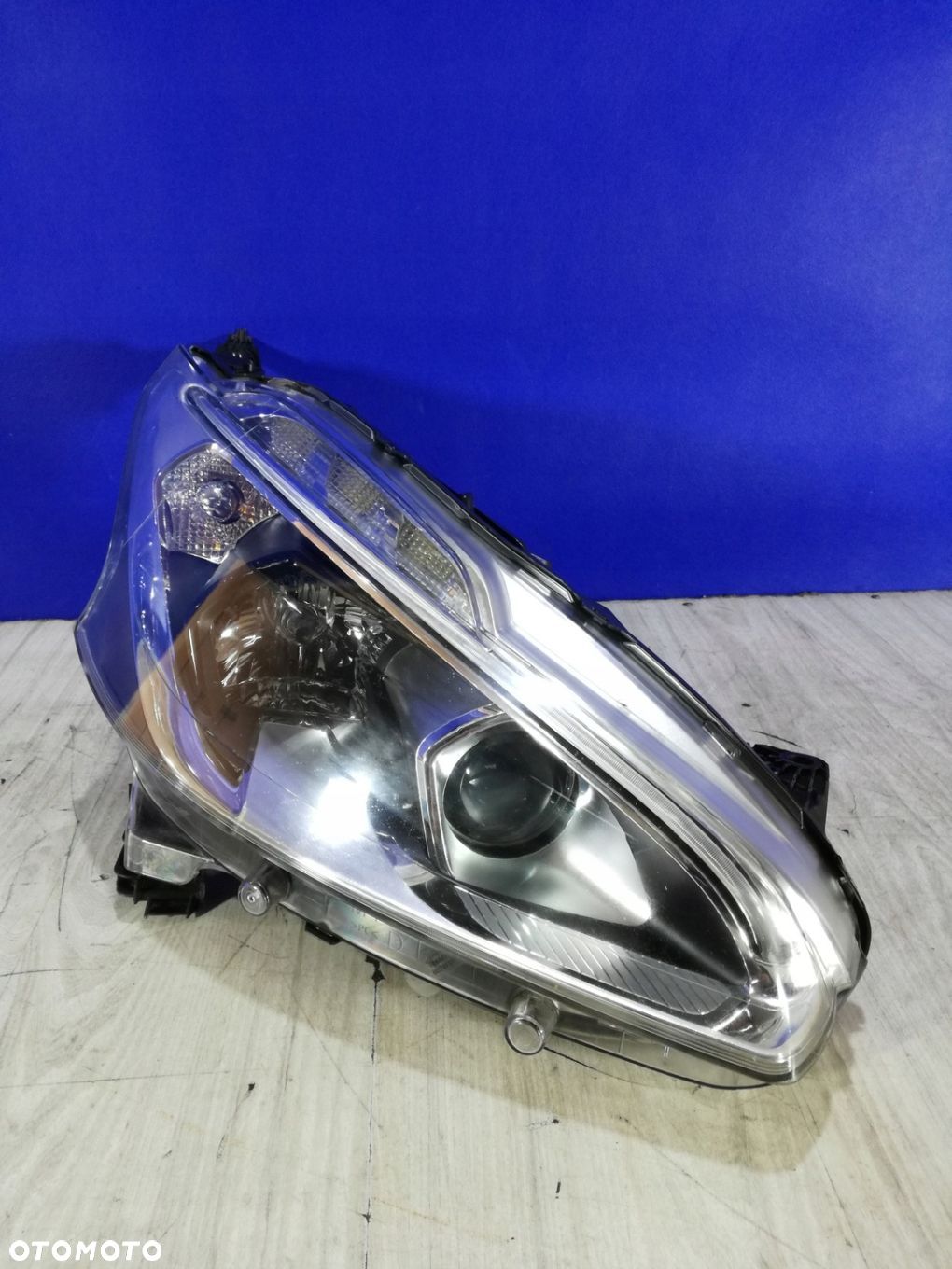Peugeot 208 15/19 Lift lampa reflektor prawa soczewka led Anglik UK - 1