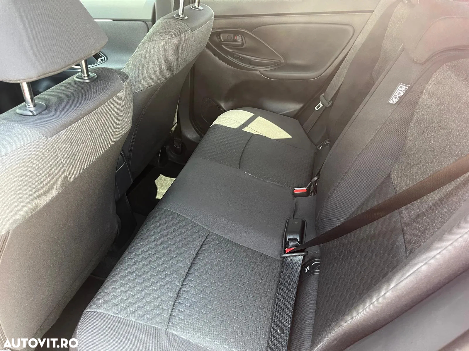 Toyota Yaris Cross 1.5 VVT-i HSD 4x2 Dynamic - 20