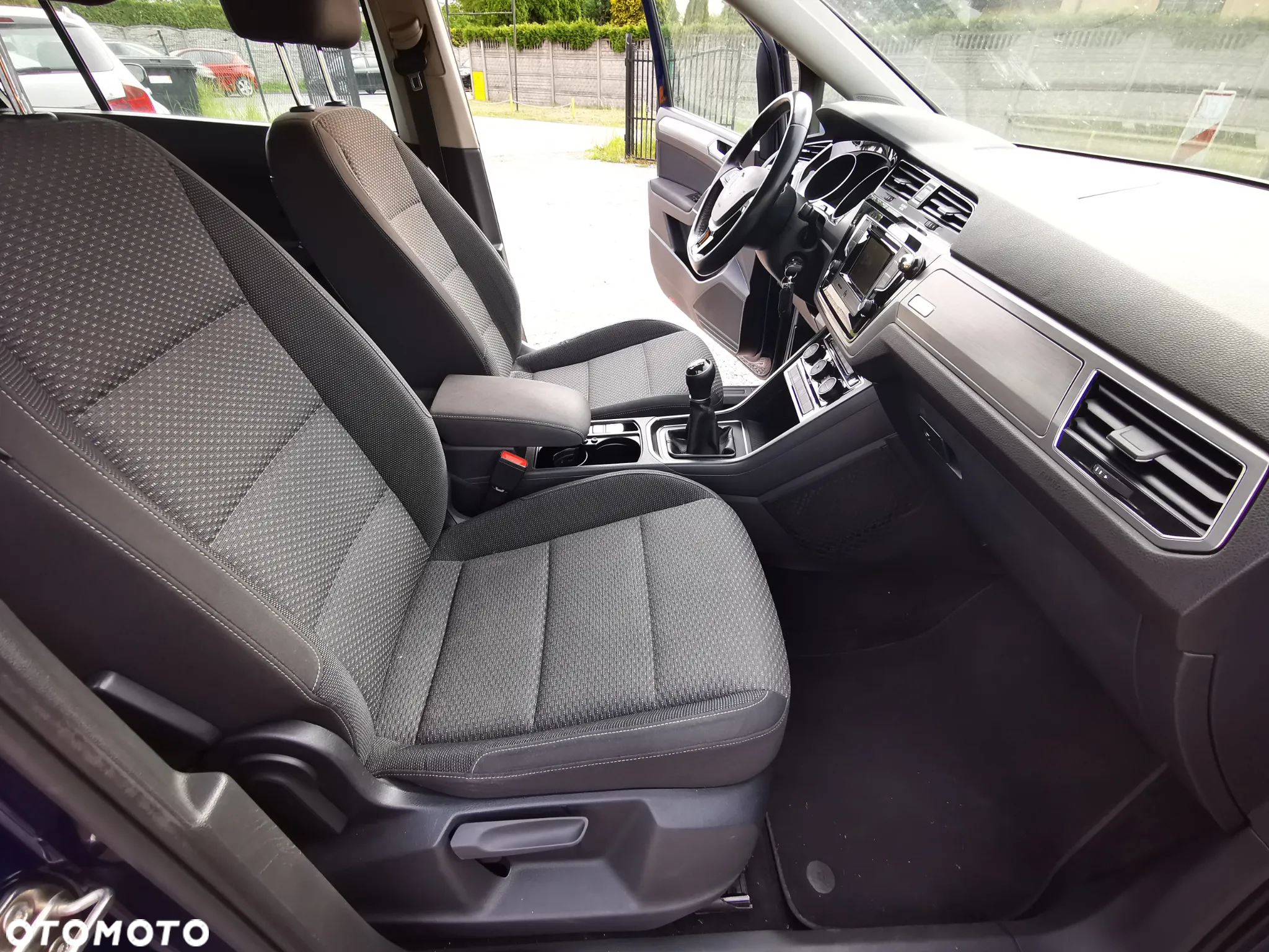 Volkswagen Touran 1.6 TDI SCR BlueMotion Technology Comfortline - 15