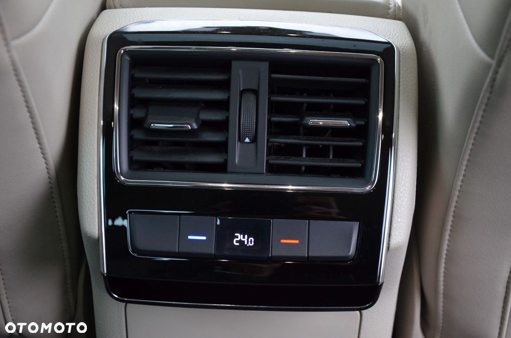 Skoda Superb 1.4 TSI Plug-In Hybrid L&K DSG - 19