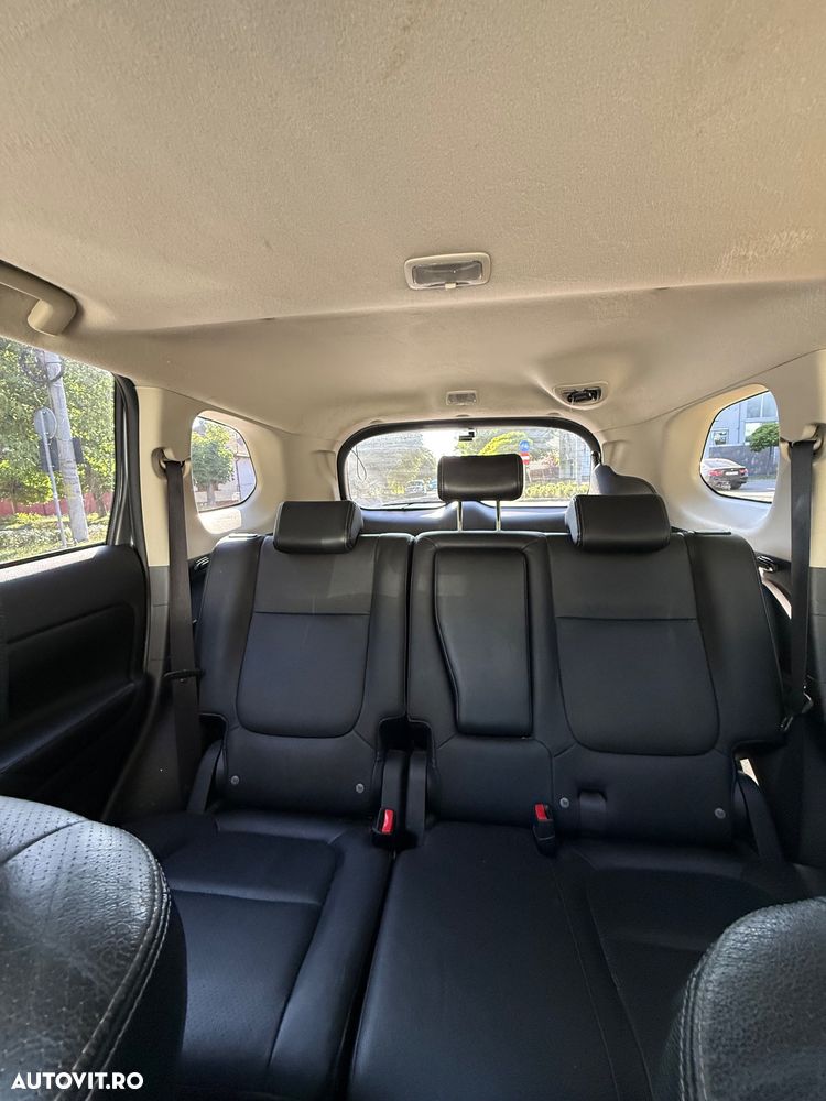 Mitsubishi Outlander - 6