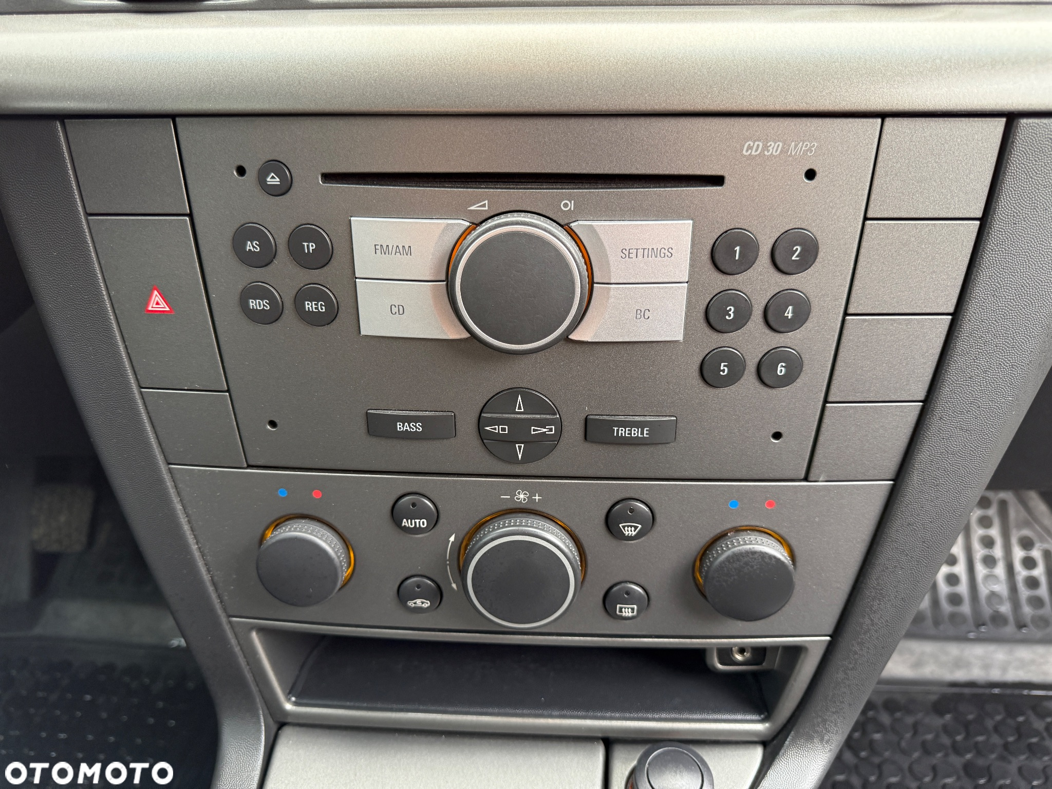 Opel Vectra 1.8 Caravan - 14