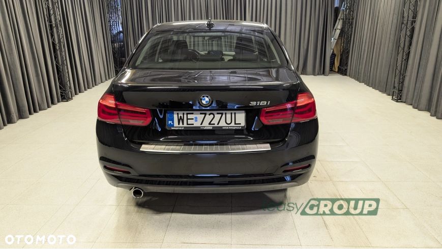 BMW Seria 3 318i - 5