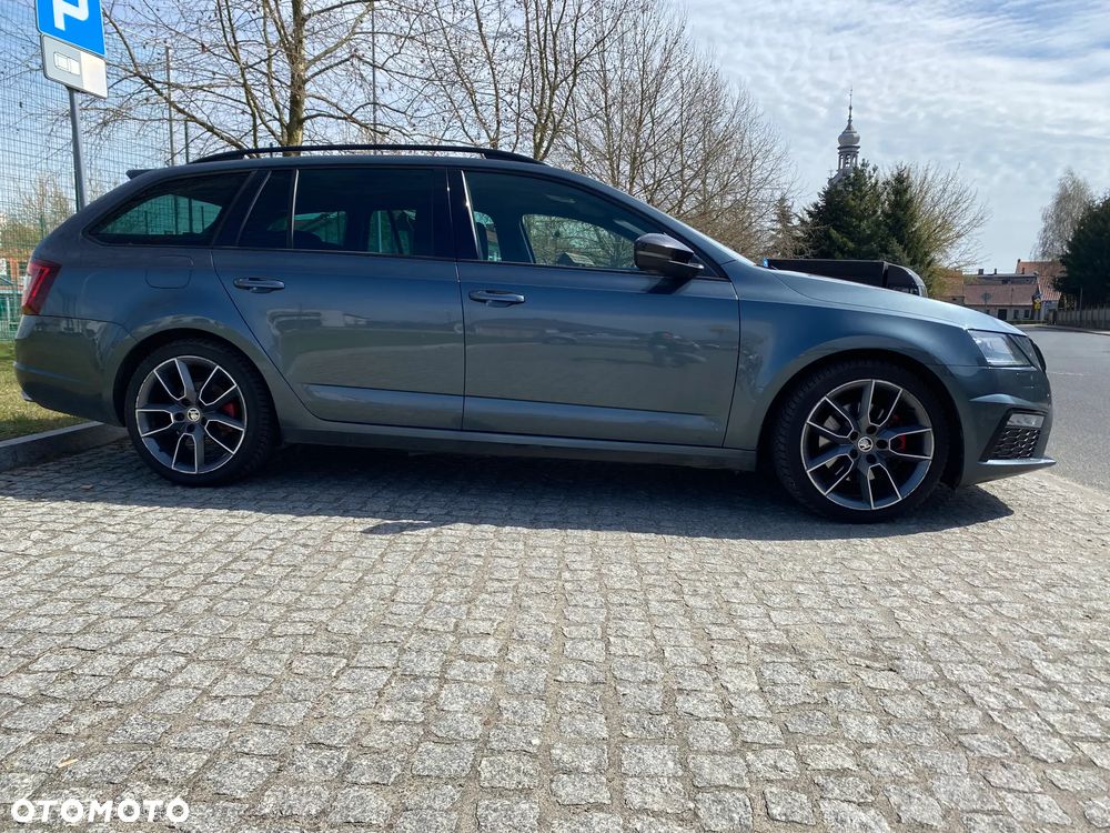 Skoda Octavia 2.0 TDI DSG RS - 8