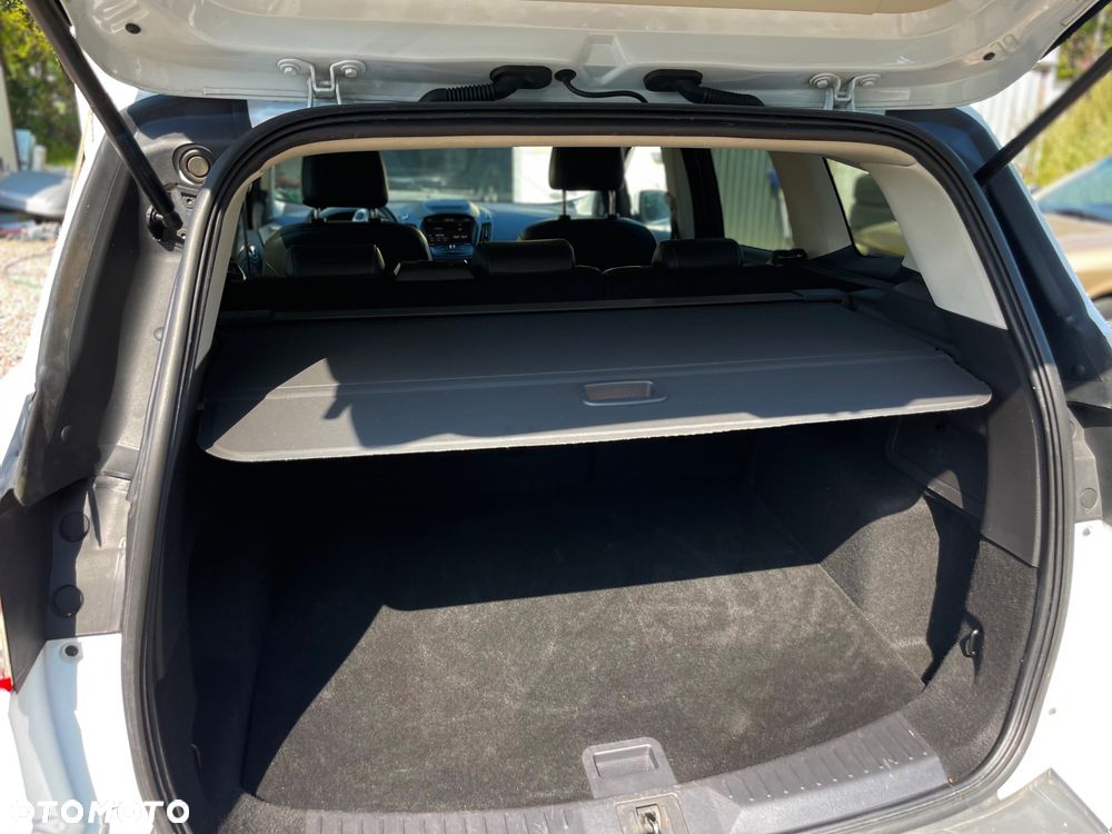 Ford Kuga 2.0 TDCi 2x4 Titanium - 32