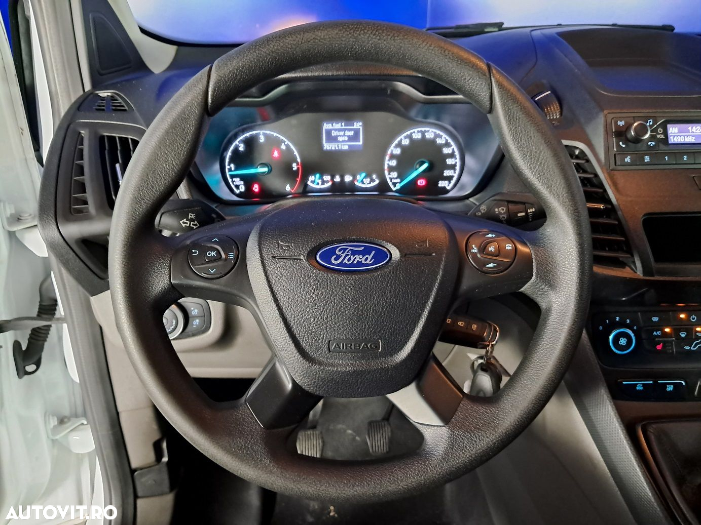 Ford Transit Connect - 11