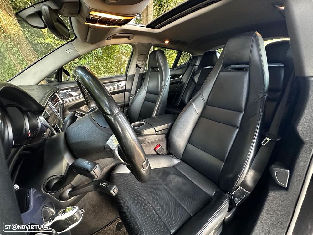 Porsche Panamera S PDK - 33