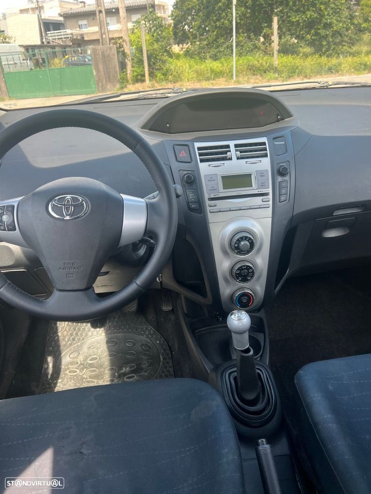 Toyota Yaris 1.4 D-4D AC - 10